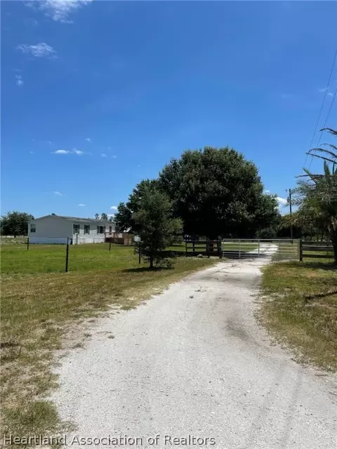 20792 Cesily Ln, Lorida, FL 33857 photo 12