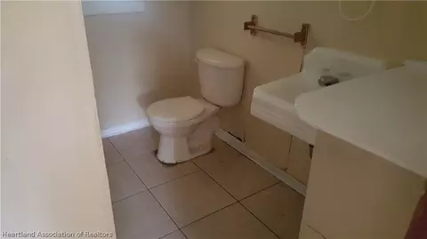 553 E Center Ave, Sebring, FL 33870 photo 6