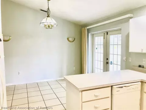 746 Memorial Dr, Sebring, FL 33870 photo 8