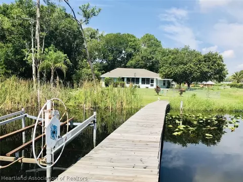746 Memorial Dr, Sebring, FL 33870 photo 3