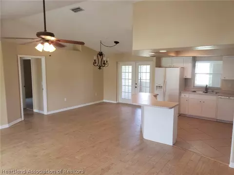 4243 Mandarin Rd, Sebring, FL 33875 photo 2