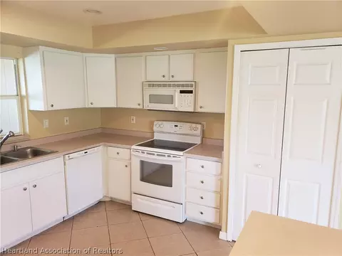 4243 Mandarin Rd, Sebring, FL 33875 photo 3