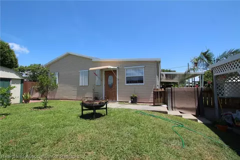 1060 Trout St, Okeechobee, FL 34974 photo 2