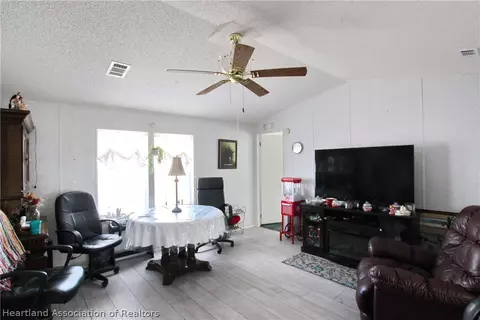 1060 Trout St, Okeechobee, FL 34974 photo 4