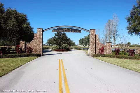 2016 Overlook Bay Dr, Sebring, FL 33875 photo 4
