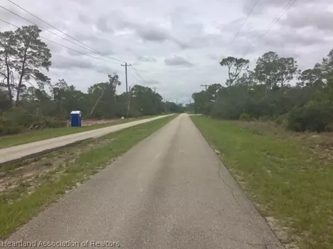 6917 Shasta Daisy Blvd, Sebring, FL 33875 photo 2