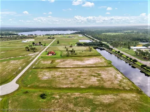 2004 Overlook Bay Dr, Sebring, FL 33875 photo 4