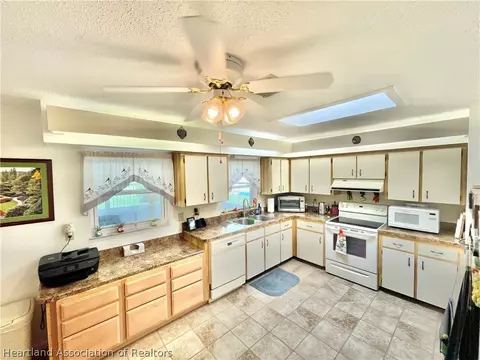 2818 Summit Dr, Sebring, FL 33870 photo 4