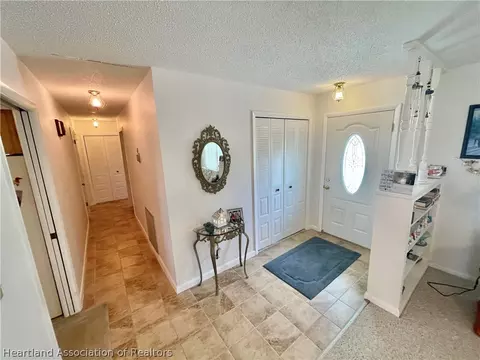 2818 Summit Dr, Sebring, FL 33870 photo 2