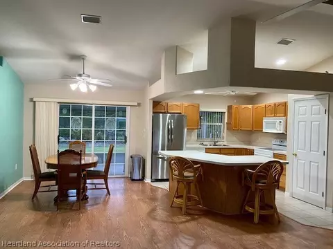 2008 Alan St, Sebring, FL 33875 photo 4