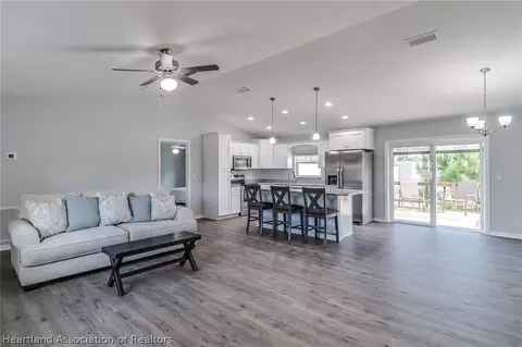 4606 Singer St, Sebring, FL 33872 photo 2