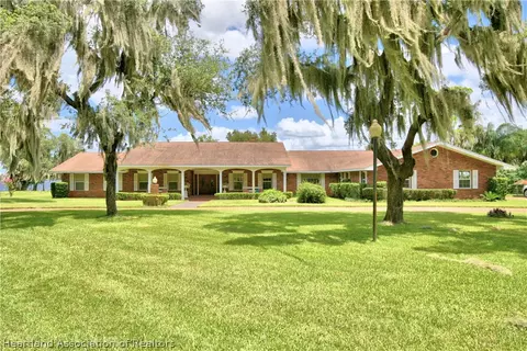114 N Dixie Dr W, Frostproof, FL 33843 photo 1