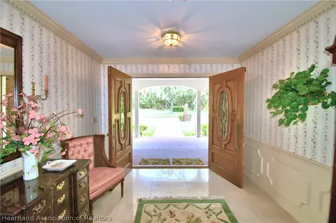 114 N Dixie Dr W, Frostproof, FL 33843 photo 3
