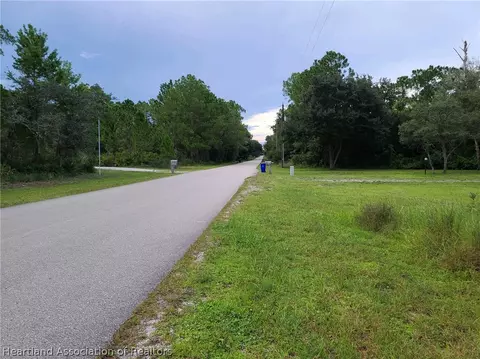 2440 Gresham St, Sebring, FL 33875 photo 5