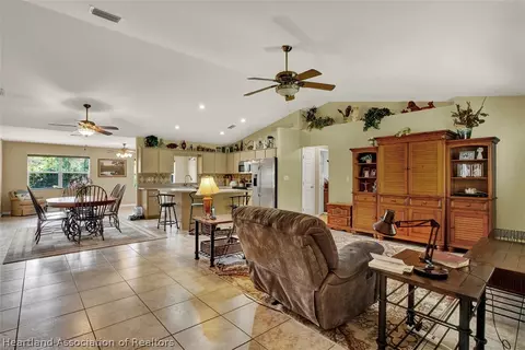 527 Arcola Dr, Sebring, FL 33875 photo 3