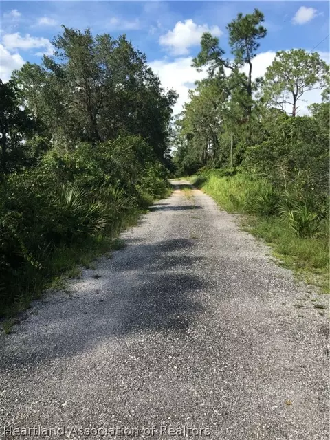 10201 Roundtree Dr, Sebring, FL 33875 photo 3