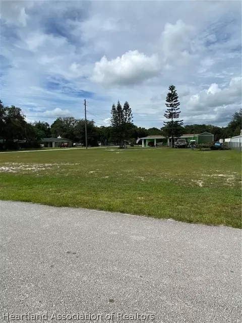 3911 Wild Violet Ave, Sebring, FL 33870 photo 2