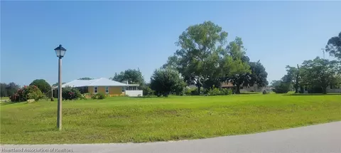 533 Ivy Dr, Sebring, FL 33876 photo 2