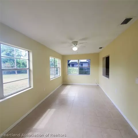 216 Robin Ave, Sebring, FL 33870 photo 2