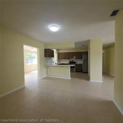 216 Robin Ave, Sebring, FL 33870 photo 5