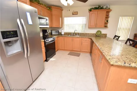 308 Brant Ave, Sebring, FL 33870 photo 3