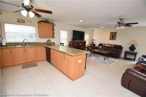 308 Brant Ave, Sebring, FL 33870 photo 4