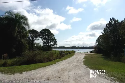 6513 Apricot Pl, Sebring, FL 33875 photo 9