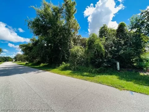 2441 Manor Dr, Sebring, FL 33872 photo 4
