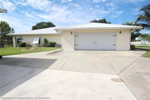 2009 Hunter Rd, Okeechobee, FL 34974 photo 2