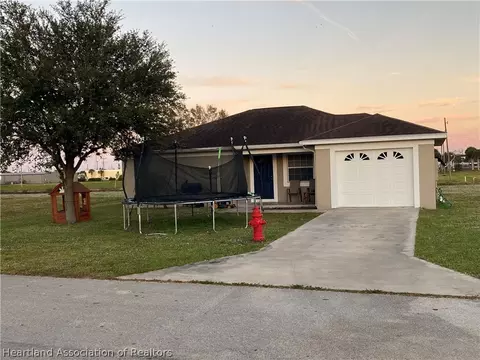 1105 Haven Pl, Moore Haven, FL 33471 photo 1