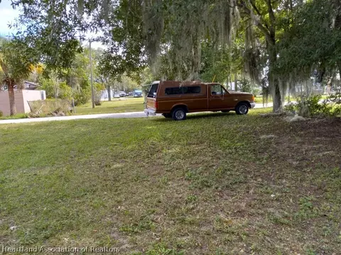 436 Maple Ave, Sebring, FL 33870 photo 3