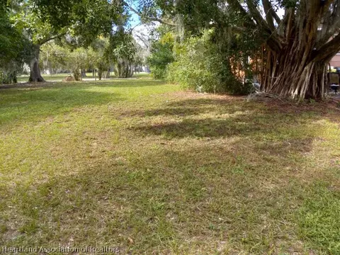 436 Maple Ave, Sebring, FL 33870 photo 2