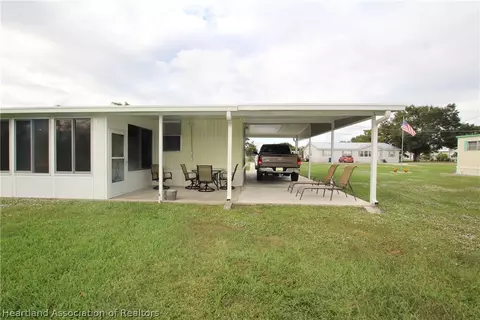 1032 Peach St, Okeechobee, FL 34974 photo 4