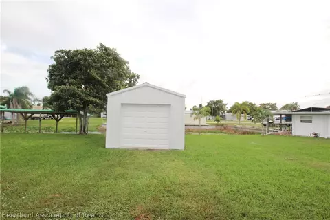 1032 Peach St, Okeechobee, FL 34974 photo 3