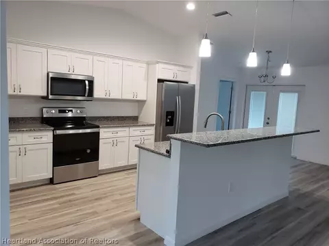 218 Quail Ave, Sebring, FL 33870 photo 3
