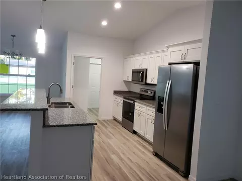 218 Quail Ave, Sebring, FL 33870 photo 4