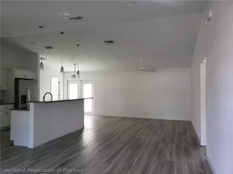 220 Quail Ave, Sebring, FL 33870 photo 2