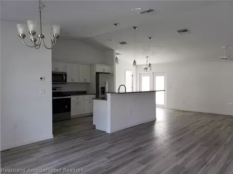 220 Quail Ave, Sebring, FL 33870 photo 3