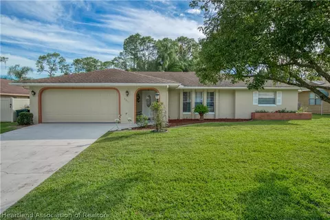 2011 Pasco Dr, Sebring, FL 33870 photo 1