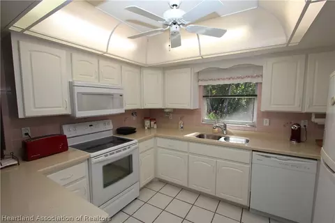 3918 Mandarin Rd, Sebring, FL 33875 photo 11