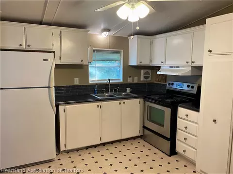 3307 Baxter Ave, Sebring, FL 33870 photo 2