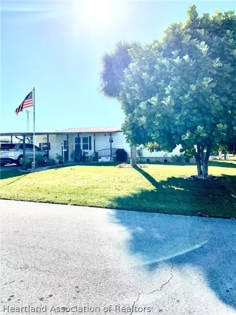 4003 E Briaridge Cir E, Sebring, FL 33870 photo 3