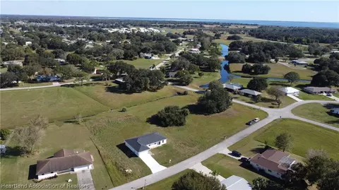 417 Cherry Tree Dr, Sebring, FL 33876 photo 9