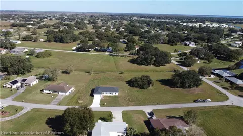 417 Cherry Tree Dr, Sebring, FL 33876 photo 12