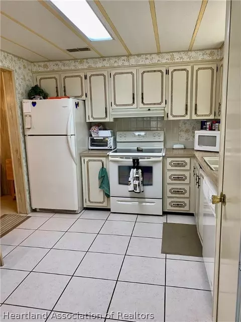 4004 Briaridge Cir E, Sebring, FL 33870 photo 15
