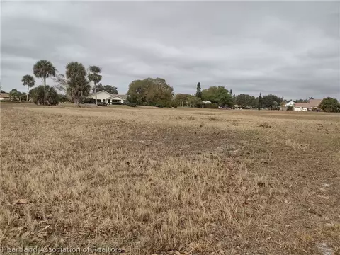 401 Lexington Dr, Sebring, FL 33876 photo 17