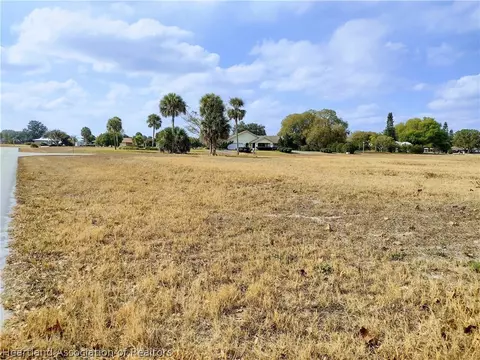401 Lexington Dr, Sebring, FL 33876 photo 11
