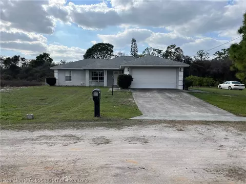 813 Lemans Dr, Sebring, FL 33872 photo 2