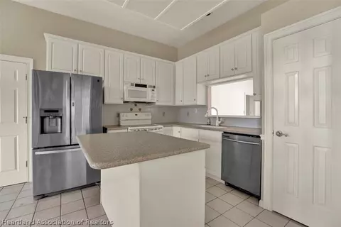 3042 Wynstone Dr, Sebring, FL 33875 photo 2