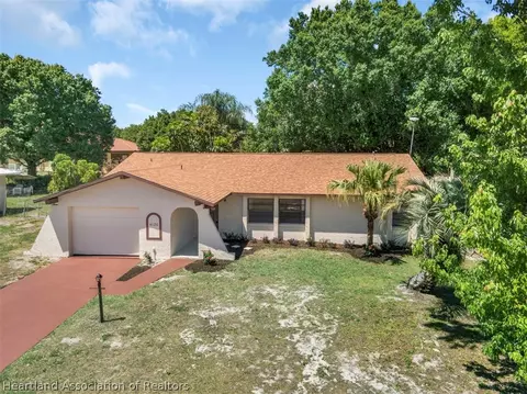4120 Capri St, Sebring, FL 33872 photo 2